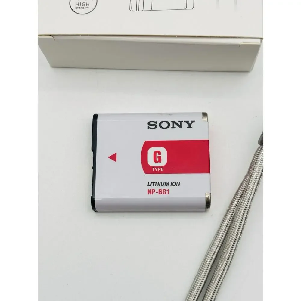 Sony Cyber-shot DSC-W80 Digital Camera Silver 7.2MP Tested Works W/ Charger